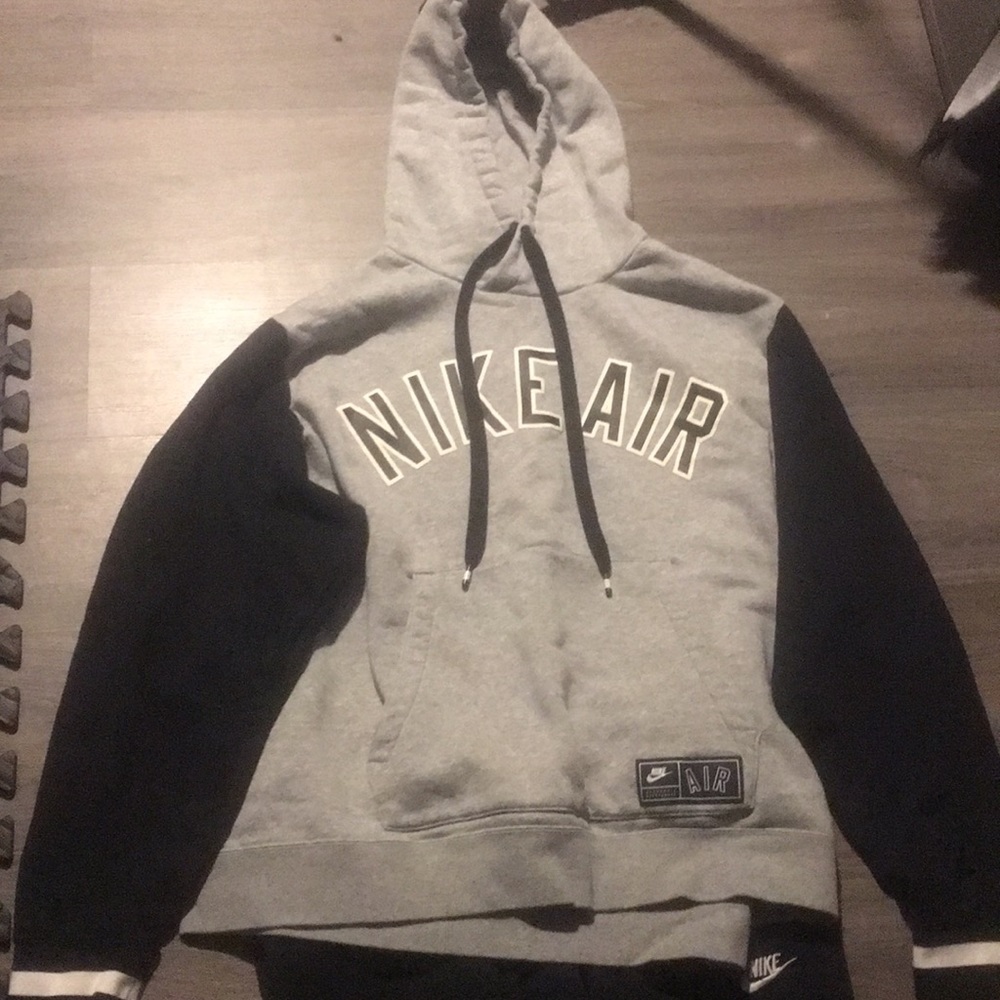 Men’s Nike sweat suit